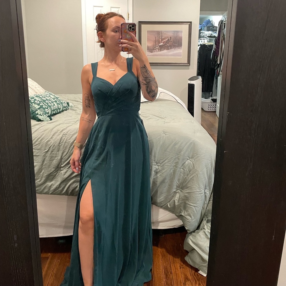 Never worn size 4 pine green “nahrin” dress from azazie